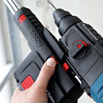 Bosch elektro-pneumatski čekić sa SDS-plus prihvatom i usisavanjem GBH 2-23 REA Professional 0611250500 Bosch elektro-pneumatski čekić sa SDS-plus prihvatom i usisavanjem GBH 2-23 REA Professional 0611250500