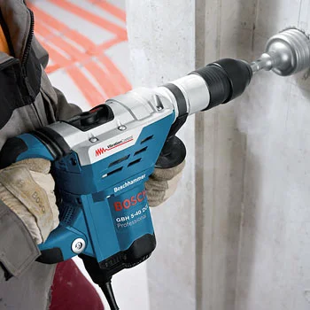 Bosch elektro-pneumatski čekić za bušenje sa SDS-max prihvatom GBH 5-40 DCE Professional 0611264000 Bosch elektro-pneumatski čekić za bušenje sa SDS-max prihvatom GBH 5-40 DCE Professional 0611264000