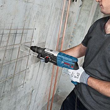 Bosch elektro-pneumatski čekić za bušenje sa SDS-plus prihvatom GBH 2-28 F Professional 0611267600 Bosch elektro-pneumatski čekić za bušenje sa SDS-plus prihvatom GBH 2-28 F Professional 0611267600