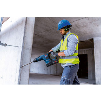 Bosch akumulatorski elektro-pneumatski čekić za bušenje BITURBO sa SDS max prihvatom 0611915021 Bosch akumulatorski elektro-pneumatski čekić za bušenje BITURBO sa SDS max prihvatom 0611915021