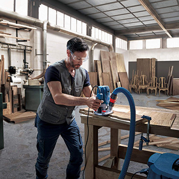 Bosch površinska glodalica GOF 130 Professional 06016B7000 Bosch površinska glodalica GOF 130 Professional 06016B7000