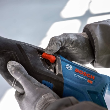 Bosch akumulatorska univerzalna testera-recipro GSA 185-LI 1x5,0 Ah 06016C0021 Bosch akumulatorska univerzalna testera-recipro GSA 185-LI 1x5,0 Ah 06016C0021