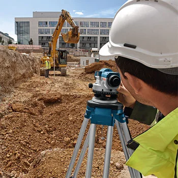 Bosch optički uređaj za nivelisanje GOL 26 D + BT 160 stativ + GR 500 merna letva 061599400E Bosch optički uređaj za nivelisanje GOL 26 D + BT 160 stativ + GR 500 merna letva 061599400E