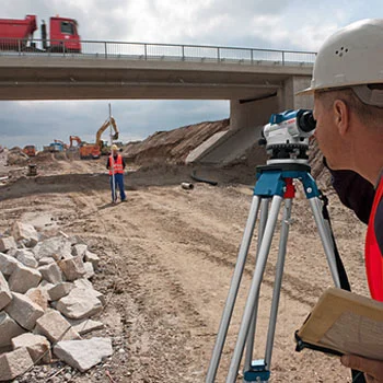 Bosch optički uređaj za nivelisanje GOL 26 D + BT 160 stativ + GR 500 merna letva 061599400E Bosch optički uređaj za nivelisanje GOL 26 D + BT 160 stativ + GR 500 merna letva 061599400E