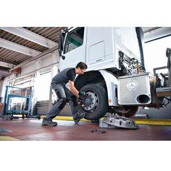 Bosch akumulatorski udarni odvrtač GDS 18V-1050 H Solo,bez baterije i punjača 06019J8500 Bosch akumulatorski udarni odvrtač GDS 18V-1050 H Solo,bez baterije i punjača 06019J8500