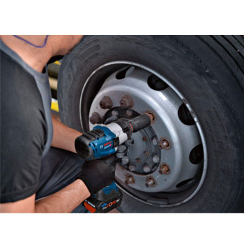 Bosch akumulatorski udarni odvrtač GDS 18V-1050 H Solo,bez baterije i punjača 06019J8500 Bosch akumulatorski udarni odvrtač GDS 18V-1050 H Solo,bez baterije i punjača 06019J8500