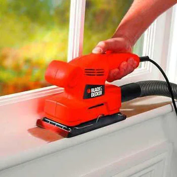 Black&Decker vibraciona brusilica 135W KA300 Black&Decker vibraciona brusilica 135W KA300