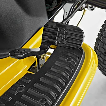 Cub Cadet traktorska kosačica sa korpom LT3 PR105 Cub Cadet traktorska kosačica sa korpom LT3 PR105