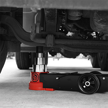 Super vulkanizerska akcija set 12 - Chicago Pneumatic hidraulična dizalica 30t CP85030 + stalci (klocne) 12t CP82120 + Gedore spasilački nož SB 6952-00 Super vulkanizerska akcija set 12 - Chicago Pneumatic hidraulična dizalica 30t CP85030 + stalci (klocne) 12t CP82120 + Gedore spasilački nož SB 6952-00