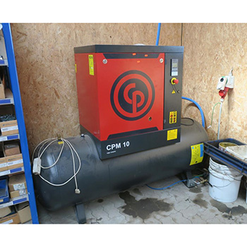 Chicago Pneumatic vijčani kompresor 7.5kW CPM 10 10 bara sa 270l rezervoarom Chicago Pneumatic vijčani kompresor 7.5kW CPM 10 10 bara sa 270l rezervoarom