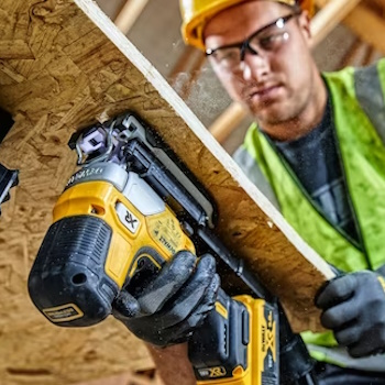 DeWalt akumulatorska ubodna testera Solo 18V DCS335N-5