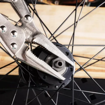 Deli grip klešta špicasta 230mm EDL20015B Deli grip klešta špicasta 230mm EDL20015B