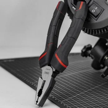 Deli kombinovana klešta Supreme 200mm DL0005 Deli kombinovana klešta Supreme 200mm DL0005