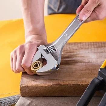 Deli ključ podešavajući za cevi 300mm EDL012A Deli ključ podešavajući za cevi 300mm EDL012A