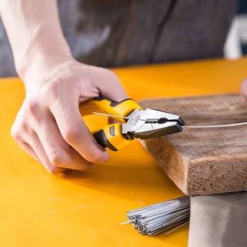 Deli kombinovana klešta 200mm EDL2008 Deli kombinovana klešta 200mm EDL2008