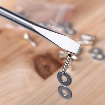 Deli odvijač ravni 8x200mm EDL6382001 Deli odvijač ravni 8x200mm EDL6382001