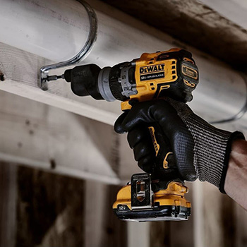 DeWalt akumulatorska bušilica odvijač 12V XR Multi-Head sa 2 baterije 3Ah DCD703L2T-7