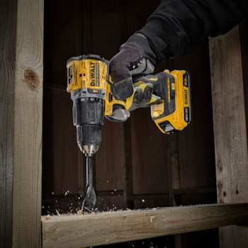 DeWalt aku bušilica odvijač 18V DCD100YD2T DeWalt aku bušilica odvijač 18V DCD100YD2T