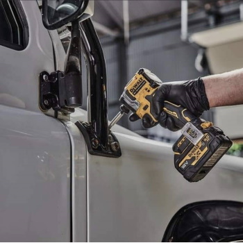 DeWalt aku udarni odvijač 2x2.0Ah 205Nm DCF850D2T DeWalt aku udarni odvijač 2x2.0Ah 205Nm DCF850D2T