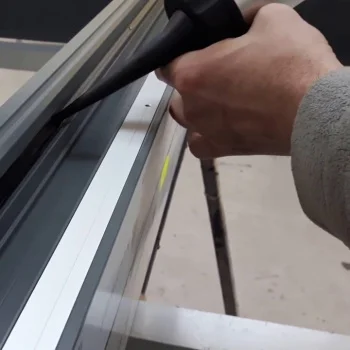 DeWalt aku pištolj za silikon 18V XR 600ML 1 x 2.0Ah DCE580D1 DeWalt aku pištolj za silikon 18V XR 600ML 1 x 2.0Ah DCE580D1