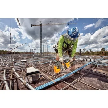 DeWalt akumulatorska mašina za sečenje 60V 9Ah FlexVolt DCS690X2 DeWalt akumulatorska mašina za sečenje 60V 9Ah FlexVolt DCS690X2