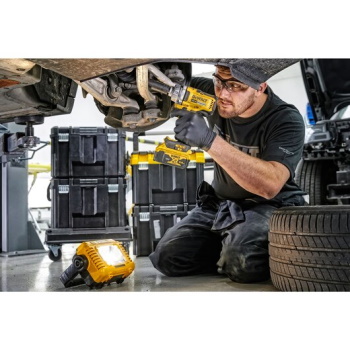 DeWalt akumulatorska polirka 18V XR Solo DCM849N DeWalt akumulatorska polirka 18V XR Solo DCM849N