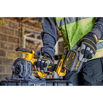 DeWalt akumulatorska šlicerica 54V 2x6.0Ah DCG200T2 DeWalt akumulatorska šlicerica 54V 2x6.0Ah DCG200T2