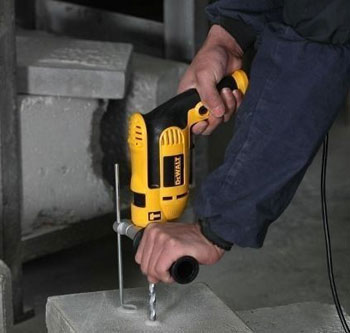 DeWalt električna udarna bušilica 650W 13 mm DWD024S DeWalt električna udarna bušilica 650W 13 mm DWD024S