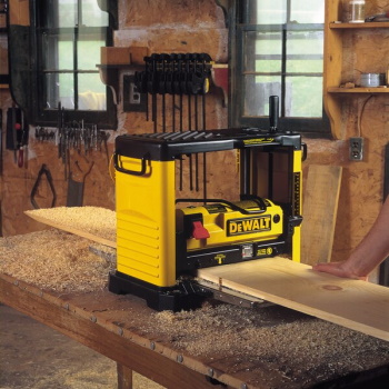 DeWalt diht prenosni 1.800W DW733 -2