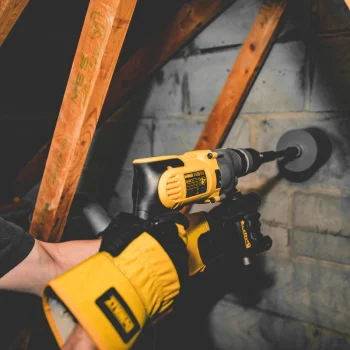 DeWalt električna udarna bušilica 1300W 16mm D21570K DeWalt električna udarna bušilica 1300W 16mm D21570K