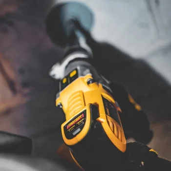 DeWalt električna udarna bušilica 1300W 16mm D21570K DeWalt električna udarna bušilica 1300W 16mm D21570K