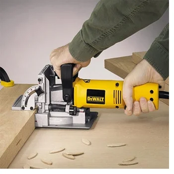 DeWalt kekserica za drvo 600W 20mm DW682K DeWalt kekserica za drvo 600W 20mm DW682K