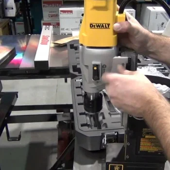 DeWalt magnetna bušilica 1200W DWE1622K DeWalt magnetna bušilica 1200W DWE1622K