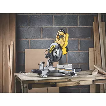 DeWalt potezna testera 1300W 216mm -4