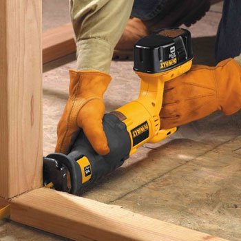 DeWalt aku testera lisičji rep DCS380M2 DeWalt aku testera lisičji rep DCS380M2