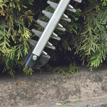 Einhell akumulatorski trimer za živu ogradu GC-CH 1855/1 Li Kit (1x2,5 Ah) Einhell akumulatorski trimer za živu ogradu GC-CH 1855/1 Li Kit (1x2,5 Ah)