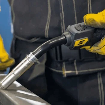 Esab aparat za zavarivanje Rustler PRO SYNERGIC EM350C-2