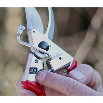 Felco makaze za orezivanje sa prskalicom 19 Felco makaze za orezivanje sa prskalicom 19