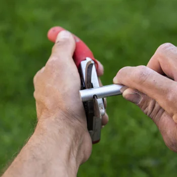 Felco višenamenski oštrač 905 Felco višenamenski oštrač 905