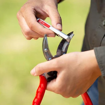 Felco višenamenski oštrač 905 Felco višenamenski oštrač 905