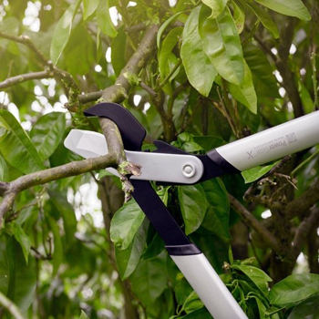 Fiskars makaze za orezivanje PowerGear M LX94 1020187 Fiskars makaze za orezivanje PowerGear M LX94 1020187