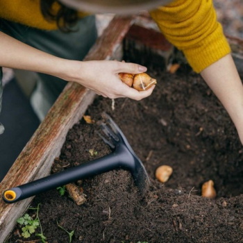 Fiskars baštenska motičica 1072100 Fiskars baštenska motičica 1072100
