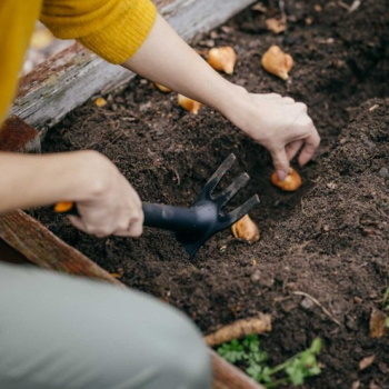 Fiskars baštenska motičica 1072100 Fiskars baštenska motičica 1072100