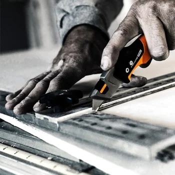 Fiskars skalpel sklapajući CarbonMax 1027224 056457-2