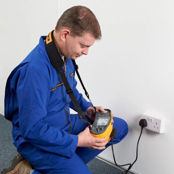 Fluke instrument za testiranje kompletnih električnih instalacija 1664 FC SCH Fluke instrument za testiranje kompletnih električnih instalacija 1664 FC SCH