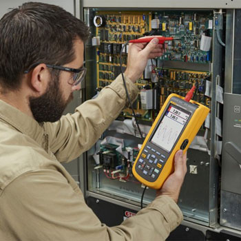 Fluke prenosni osciloskop, Scopemeter, do 40 MHz 124B/S Fluke prenosni osciloskop, Scopemeter, do 40 MHz 124B/S