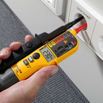Fluke dvopolni tester napona i provodnosti sa LCD ekranom i LED indikatorima T130 Fluke dvopolni tester napona i provodnosti sa LCD ekranom i LED indikatorima T130