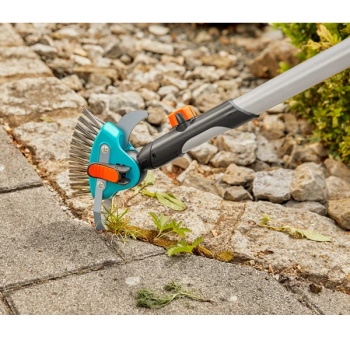 Gardena alat za skidanje mahovine sa staza 3u1 CS GA 03608-20 Gardena alat za skidanje mahovine sa staza 3u1 CS GA 03608-20