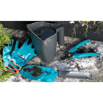 Gardena set baštenskih alatki sa kanticom GA 08966-30 Gardena set baštenskih alatki sa kanticom GA 08966-30