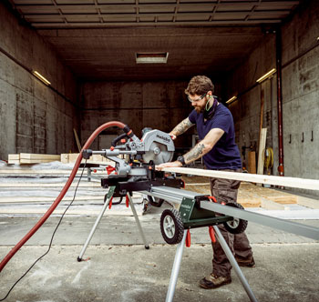 Metabo potezna testera KGS 305 M sa postoljem za ger KSU 251 691215000 Metabo potezna testera KGS 305 M sa postoljem za ger KSU 251 691215000